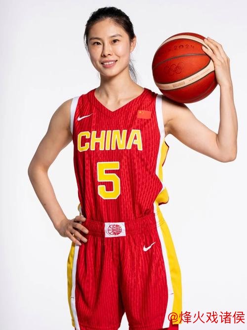 中国女篮以66:94惜败澳大利亚 王思雨贡献21分