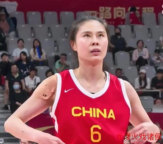 星空体育 中国女篮以66-94惜败澳大利亚 王思雨贡献21分