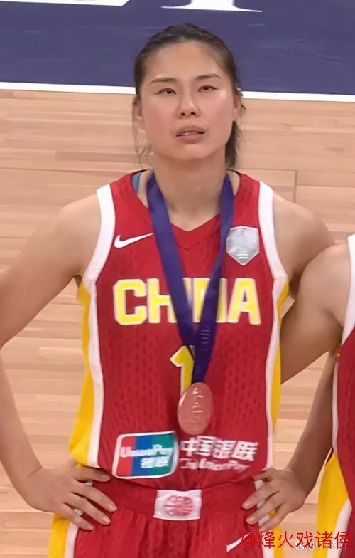 中国女篮以66:94惜败澳大利亚 王思雨贡献21分