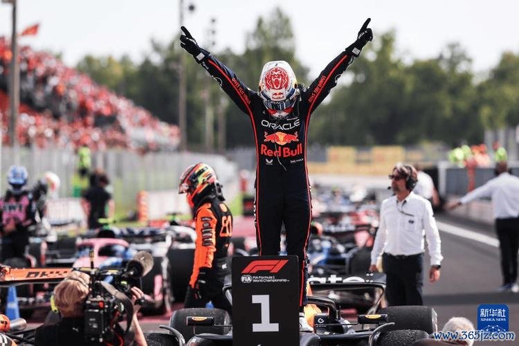 F1圣保罗大奖赛：维斯塔潘雨战夺冠扩大积分优势