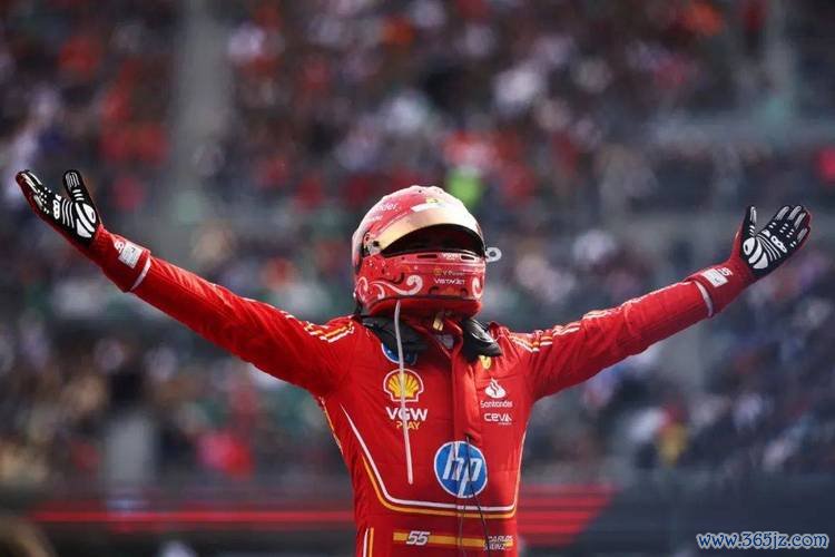 F1墨西哥城站:塞恩斯赛季第2冠 法拉利连胜 F1墨西哥城站:塞恩斯赛季第2冠 法拉利连胜