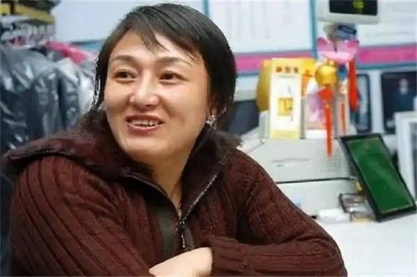 星空体育娱乐平台 举重冠军邹春兰，退役后当搓澡工，卖烤串，收获爱情却无法再生育