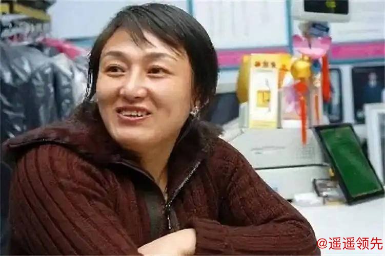 举重冠军邹春兰，退役后当搓澡工，卖烤串，收获爱情却无法再生育