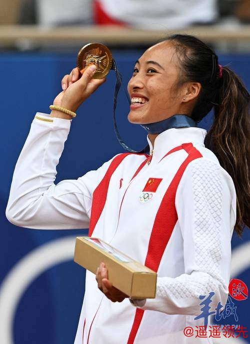在郑钦文获亚军的这项赛事 中国15岁少女夺冠创历史