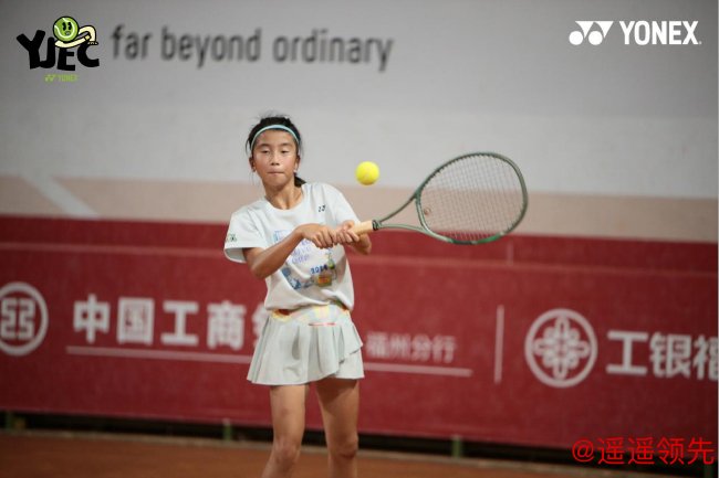 U12组女单冠军：杨雨涵